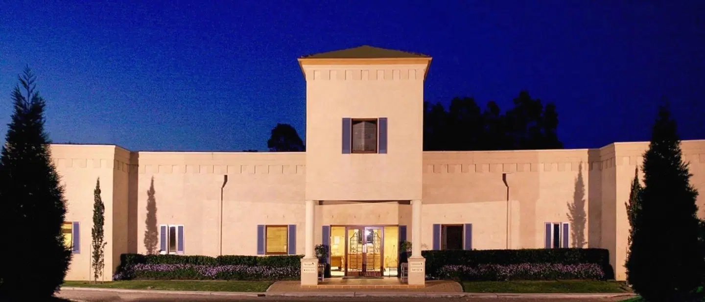 Estate Tuscany, The Mill & Brokenback Bar EXTERIOR