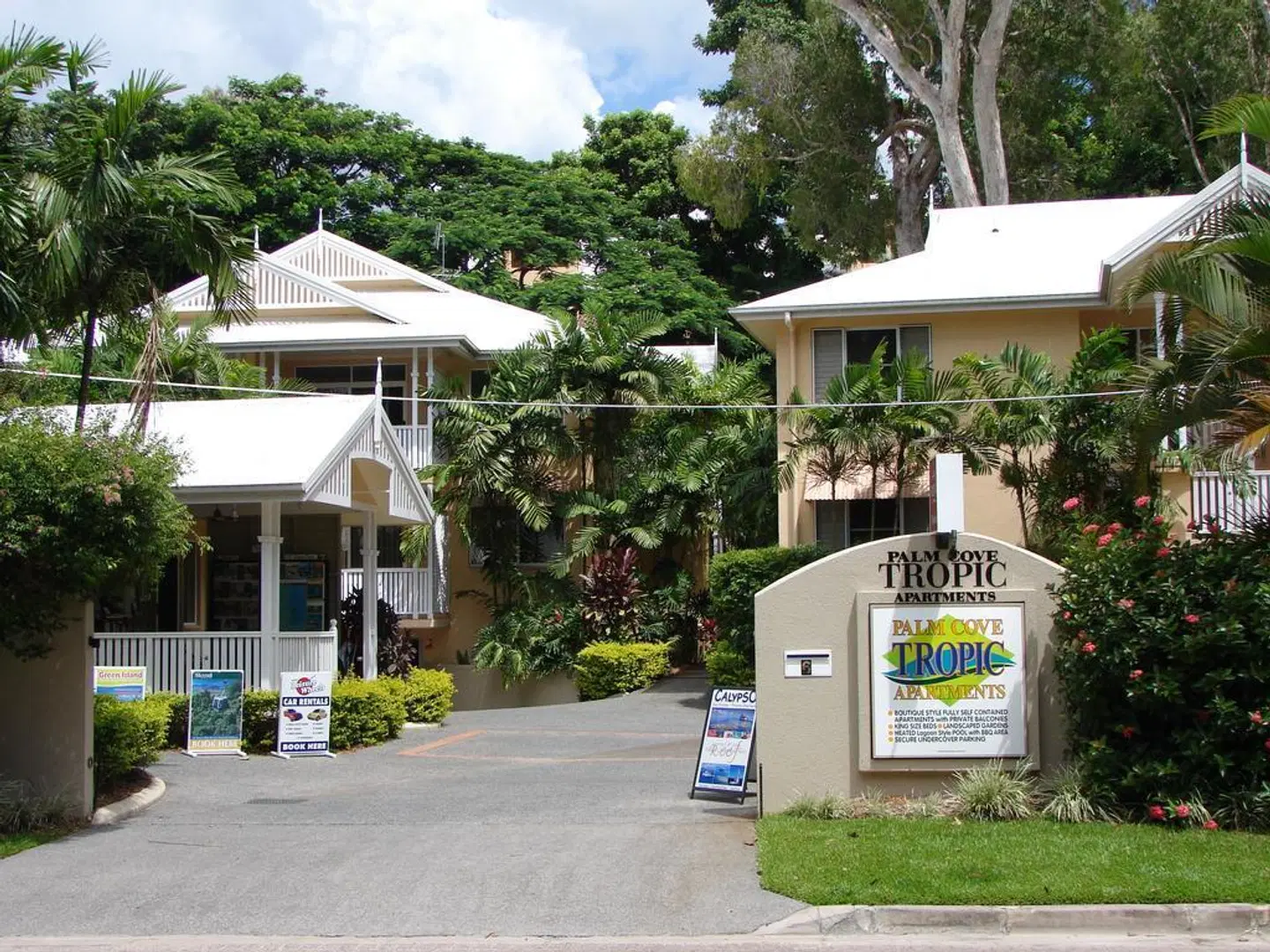 Palm Cove Tropic Apartments EXTERIOR