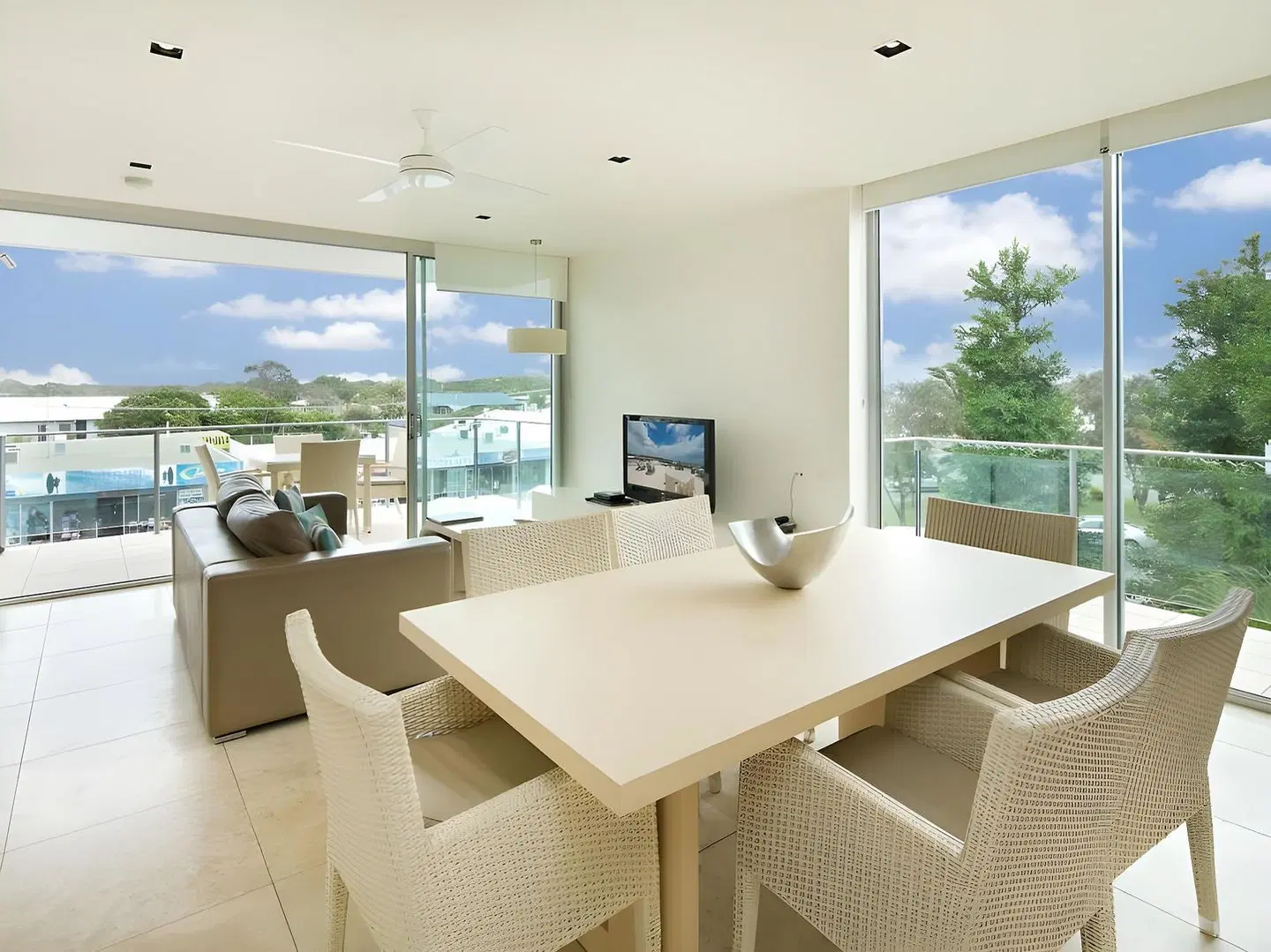 Plantation Resort At Rainbow ROOM_EXAMPLE