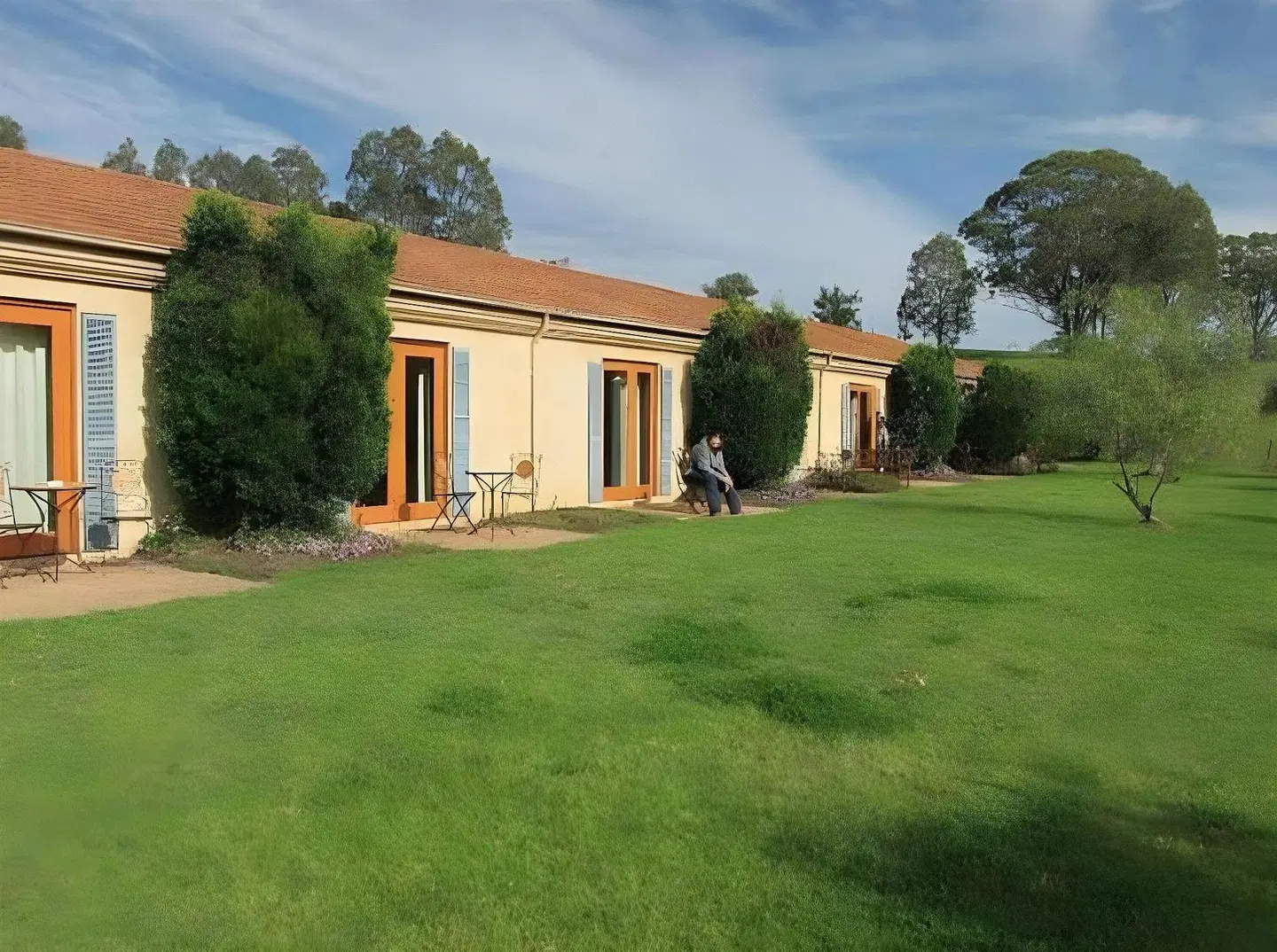 Estate Tuscany, The Mill & Brokenback Bar EXTERIOR