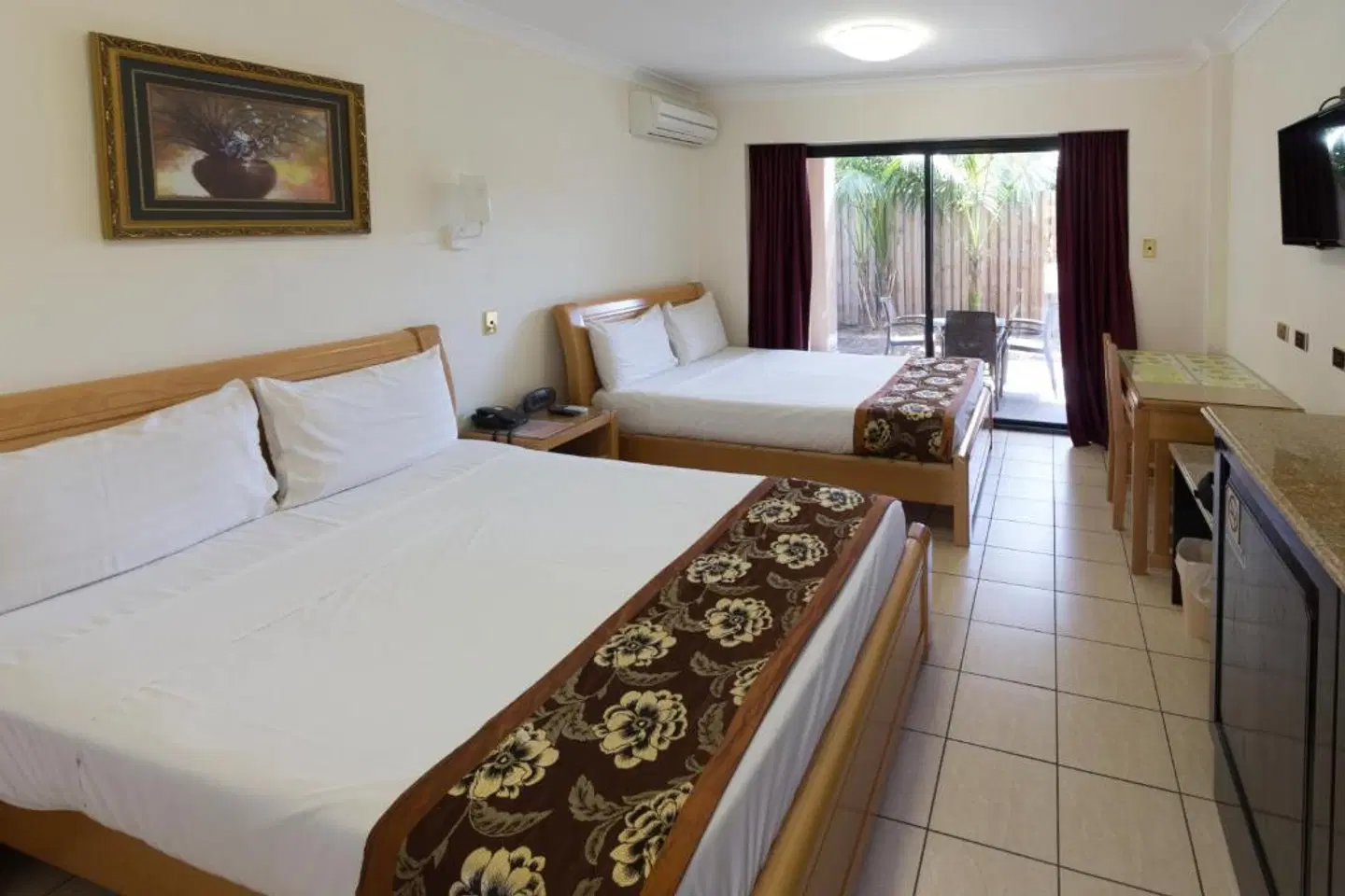 Novena Palms Motel ROOM_EXAMPLE