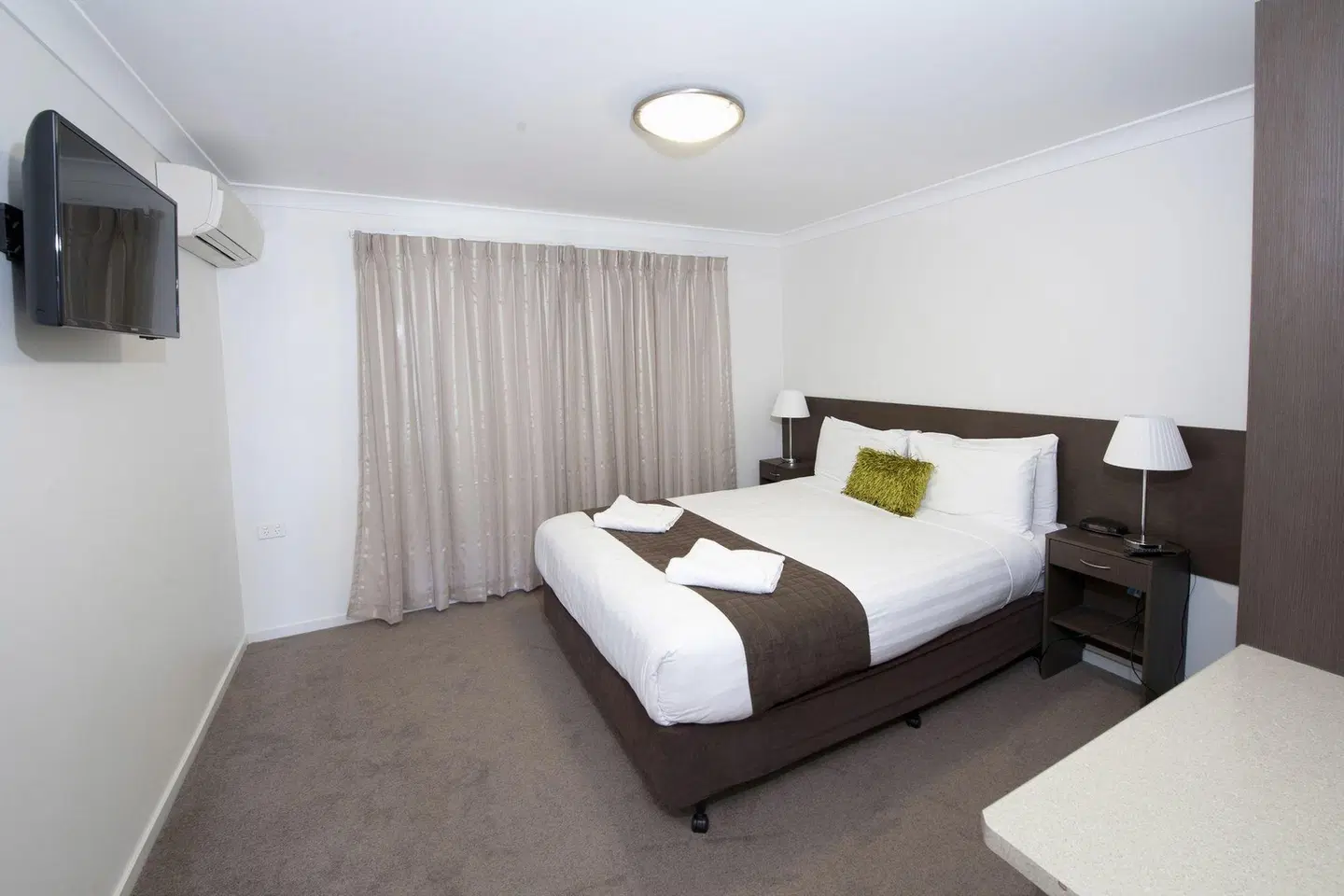 Great Divide Motor Inn ROOM_EXAMPLE