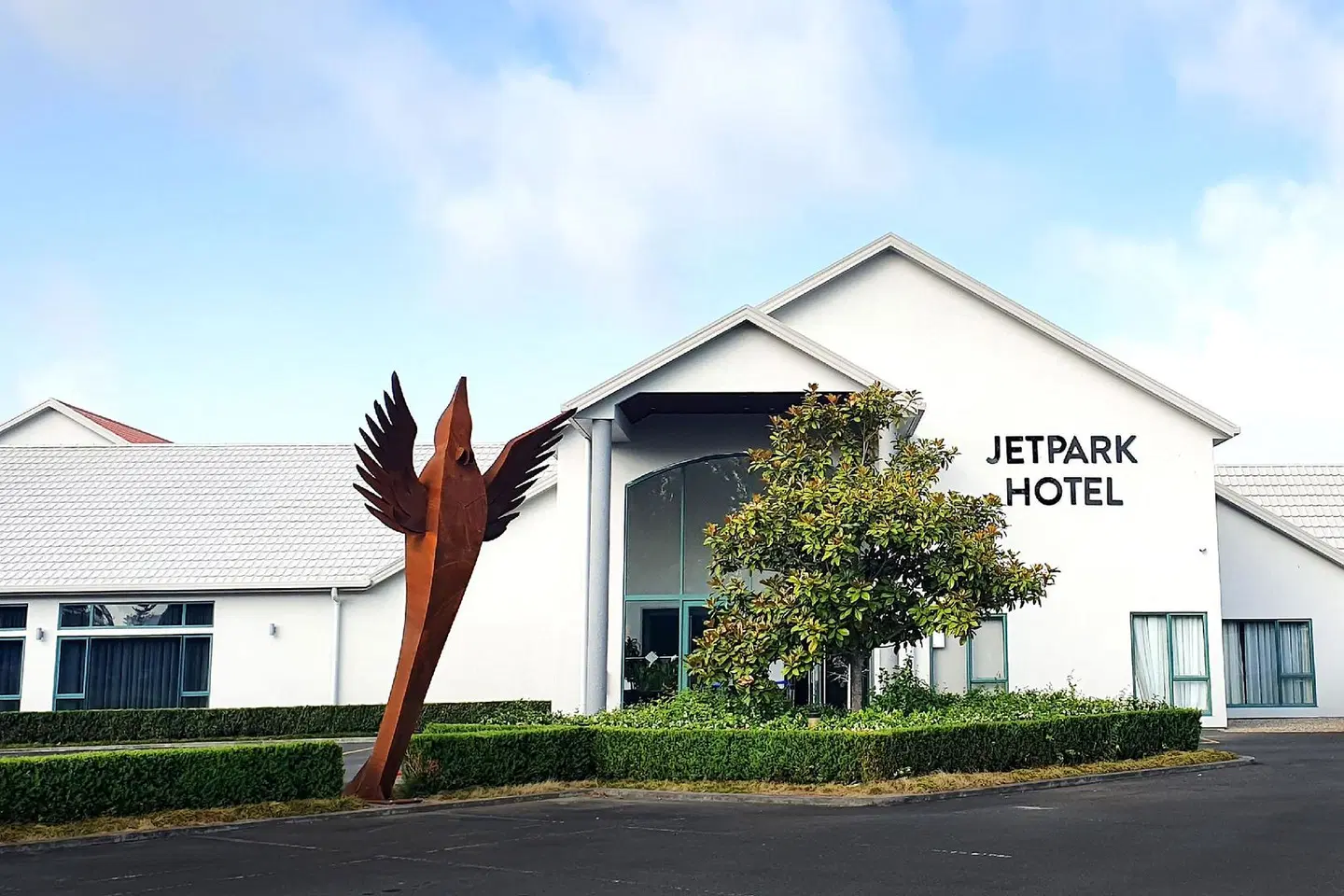 Hamilton Airport Hotel & Conference Centre EXTERIOR