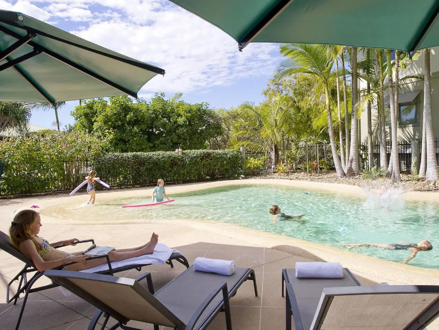 The Retreat Beach Houses OUTDOOR_POOL