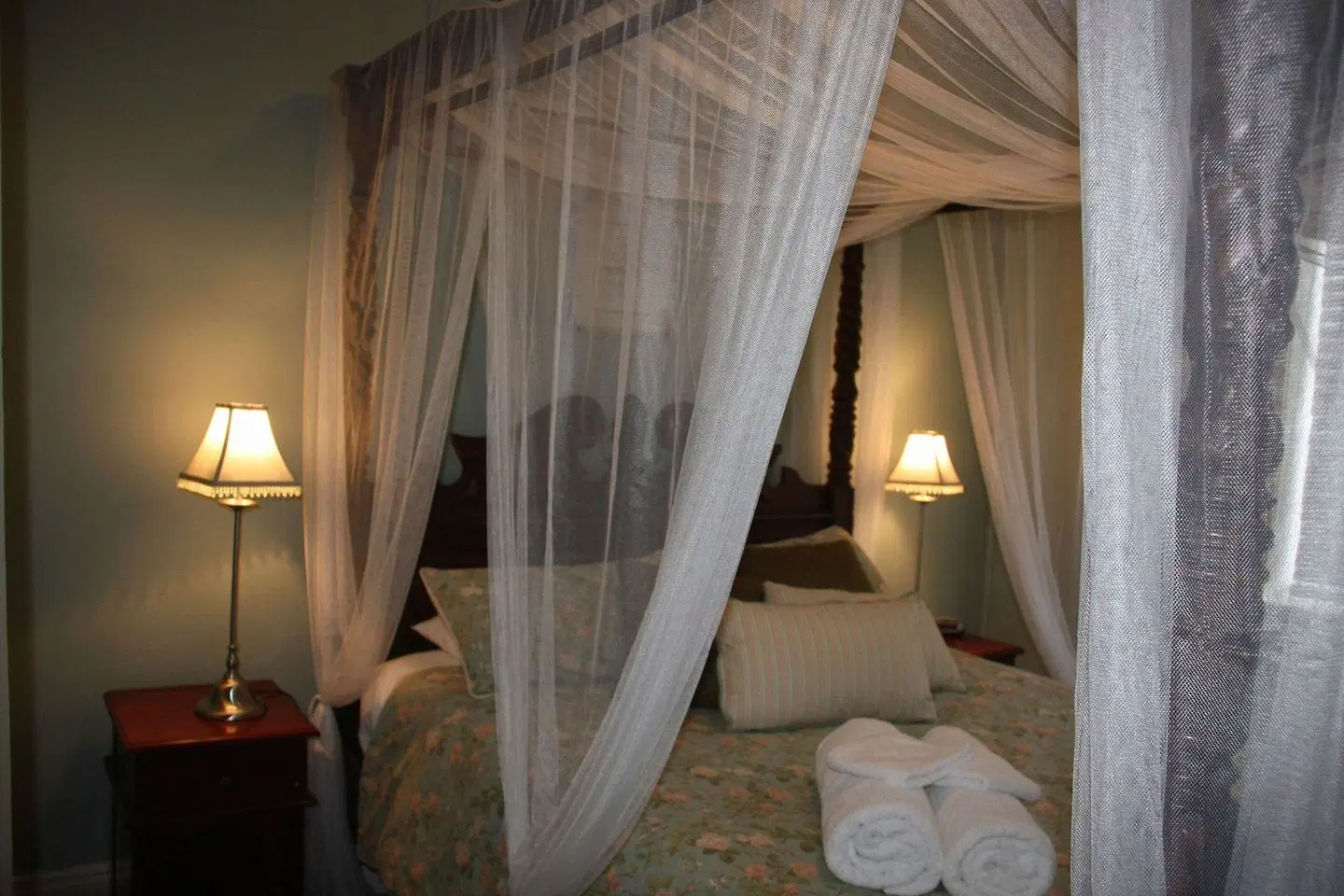 Westbury Gingerbread Cottages ROOM_EXAMPLE