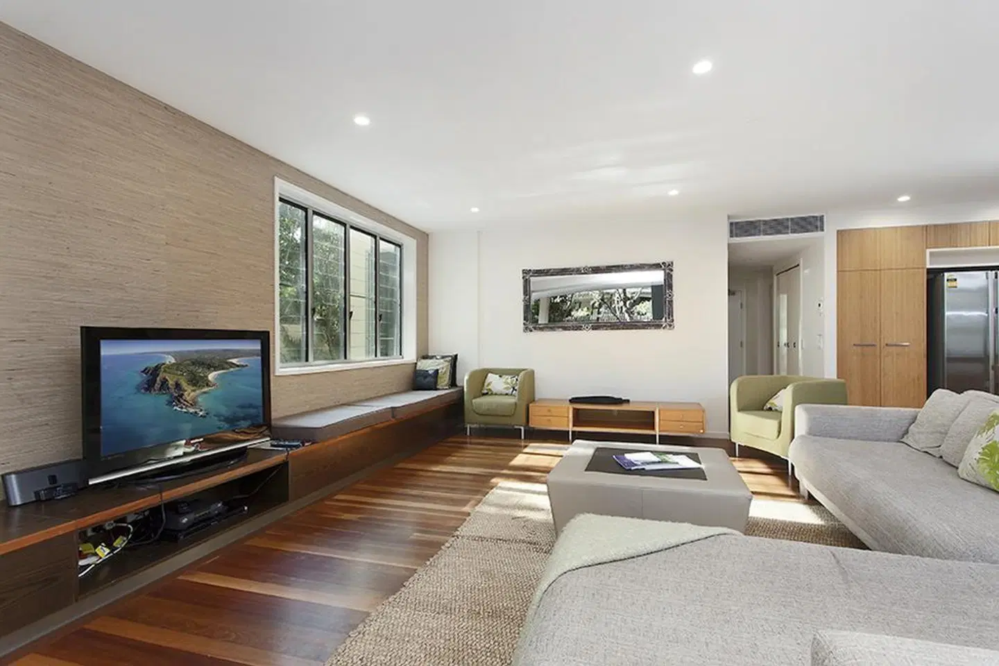 East On Byron ROOM_EXAMPLE