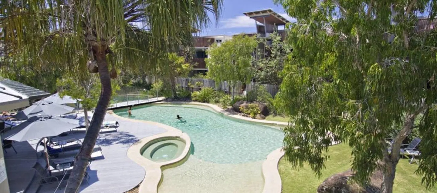 East On Byron OUTDOOR_POOL