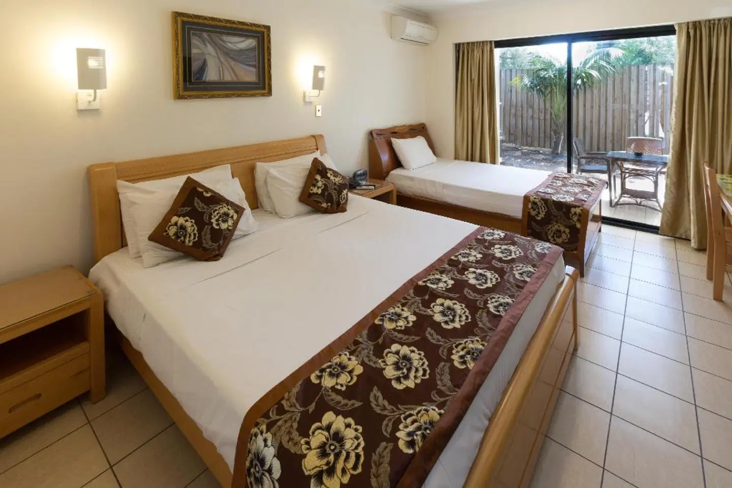 Novena Palms Motel ROOM_EXAMPLE