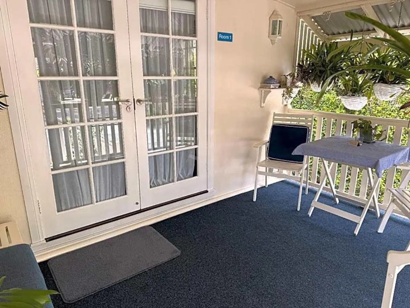 Debbie's Place ROOM_EXAMPLE