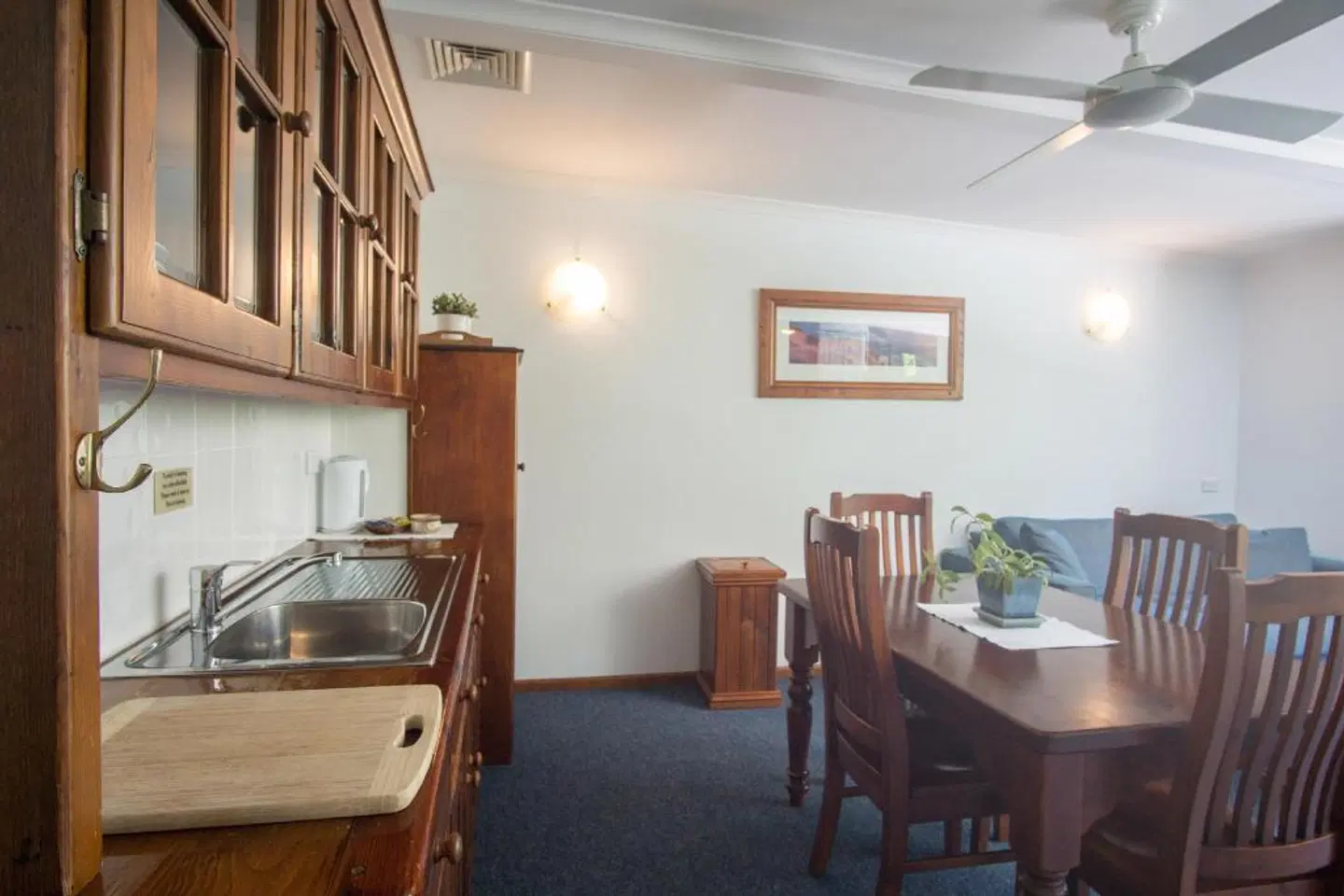 Debbie's Place ROOM_EXAMPLE