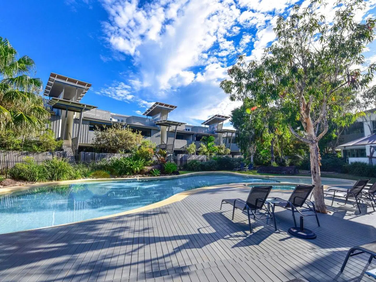 East On Byron OUTDOOR_POOL