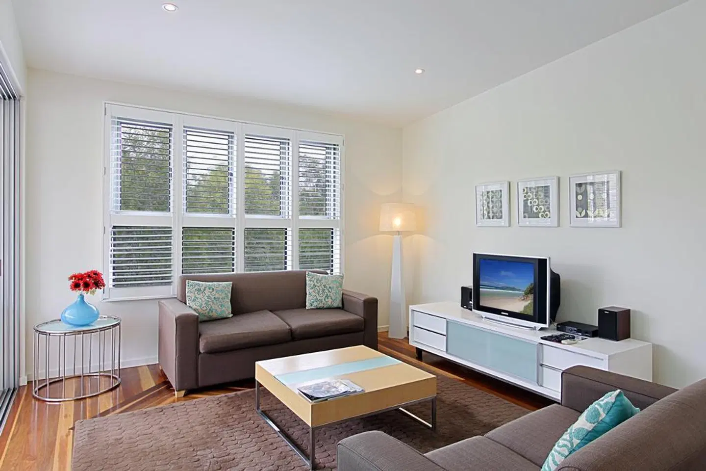 East On Byron ROOM_EXAMPLE