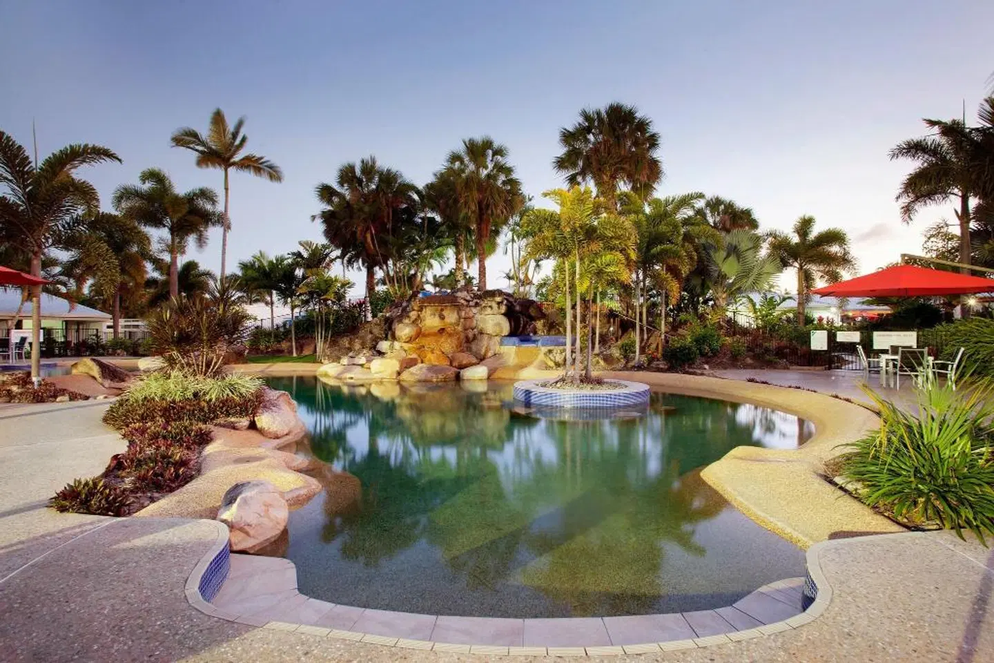 Mission Beach Resort OUTDOOR_POOL