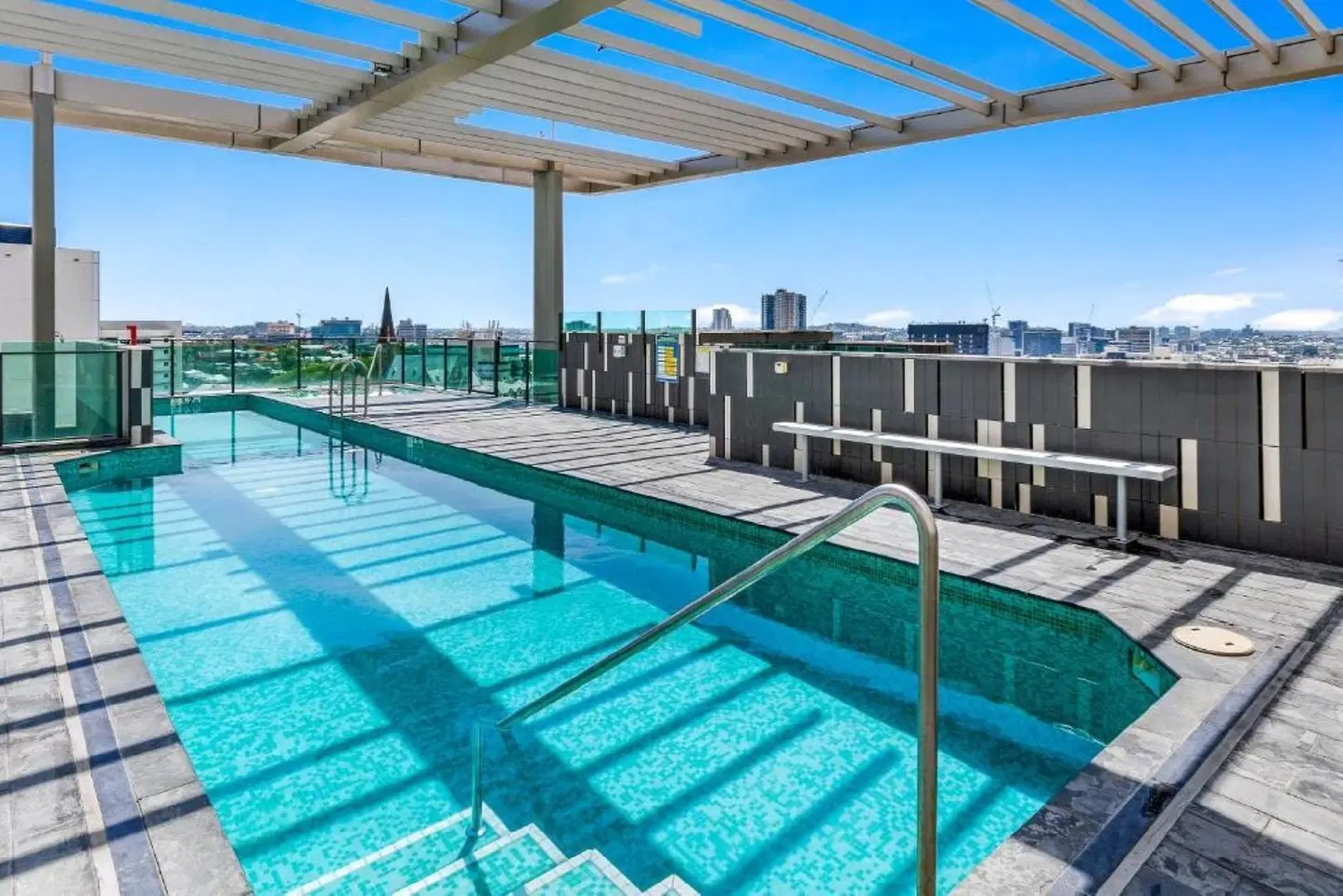 Quattro on Astor Apartments OUTDOOR_POOL