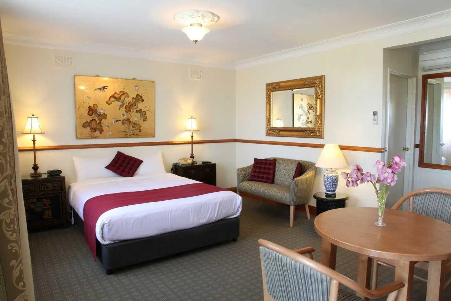Three Explorers Motel ROOM_EXAMPLE