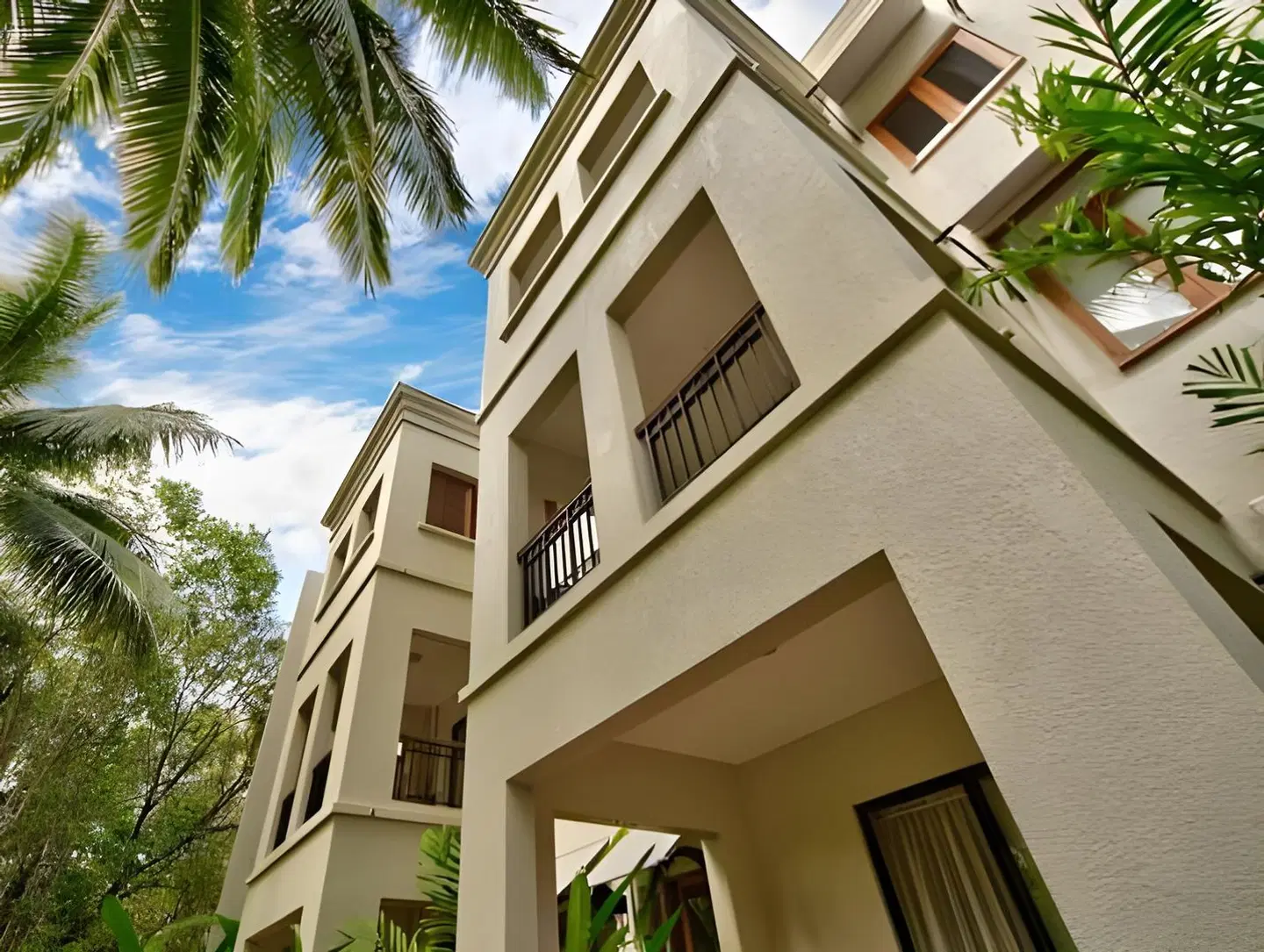 The Mediterranean Port Douglas EXTERIOR