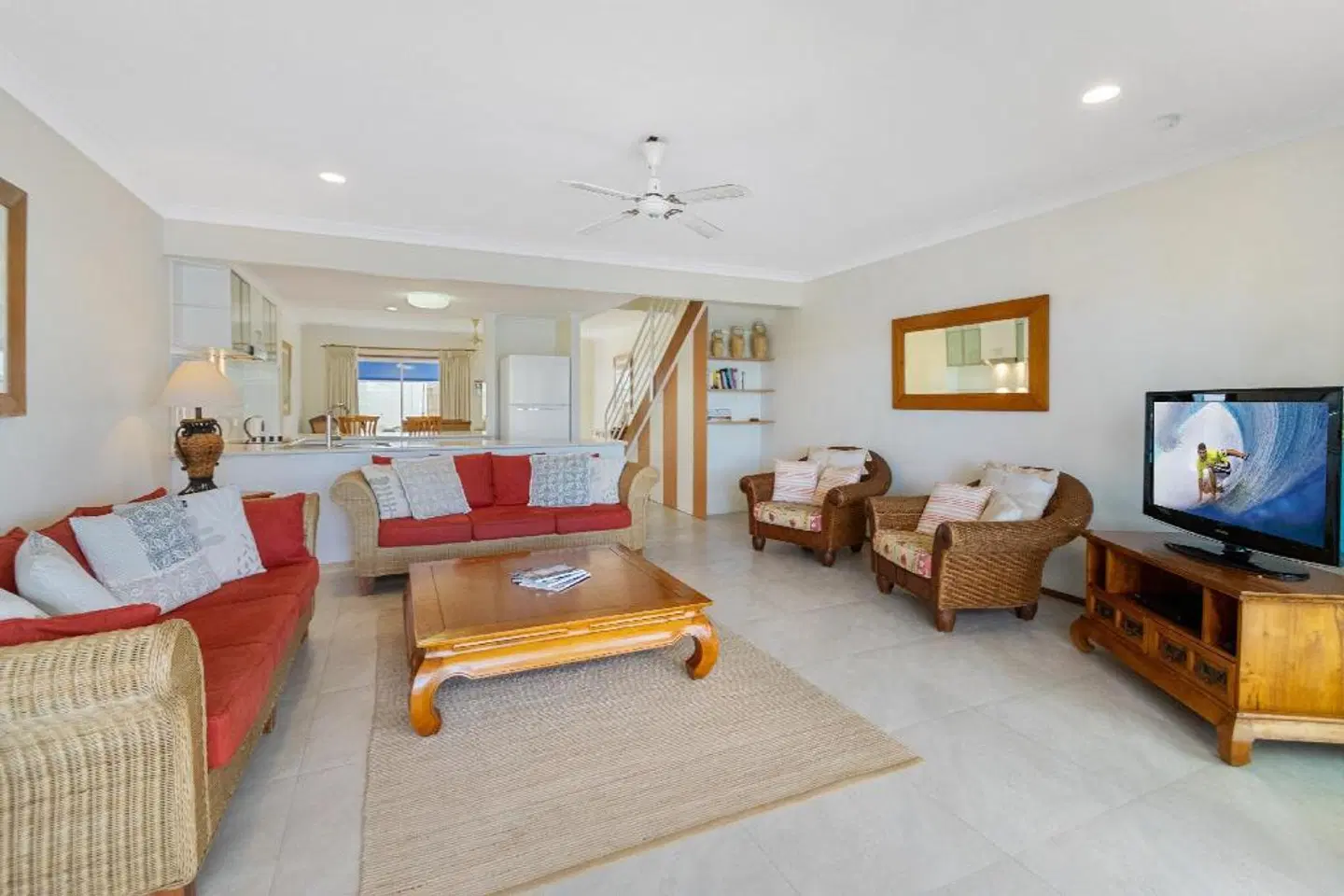 Noosa Entrance Waterfront Resort LOUNGE_LOBBY