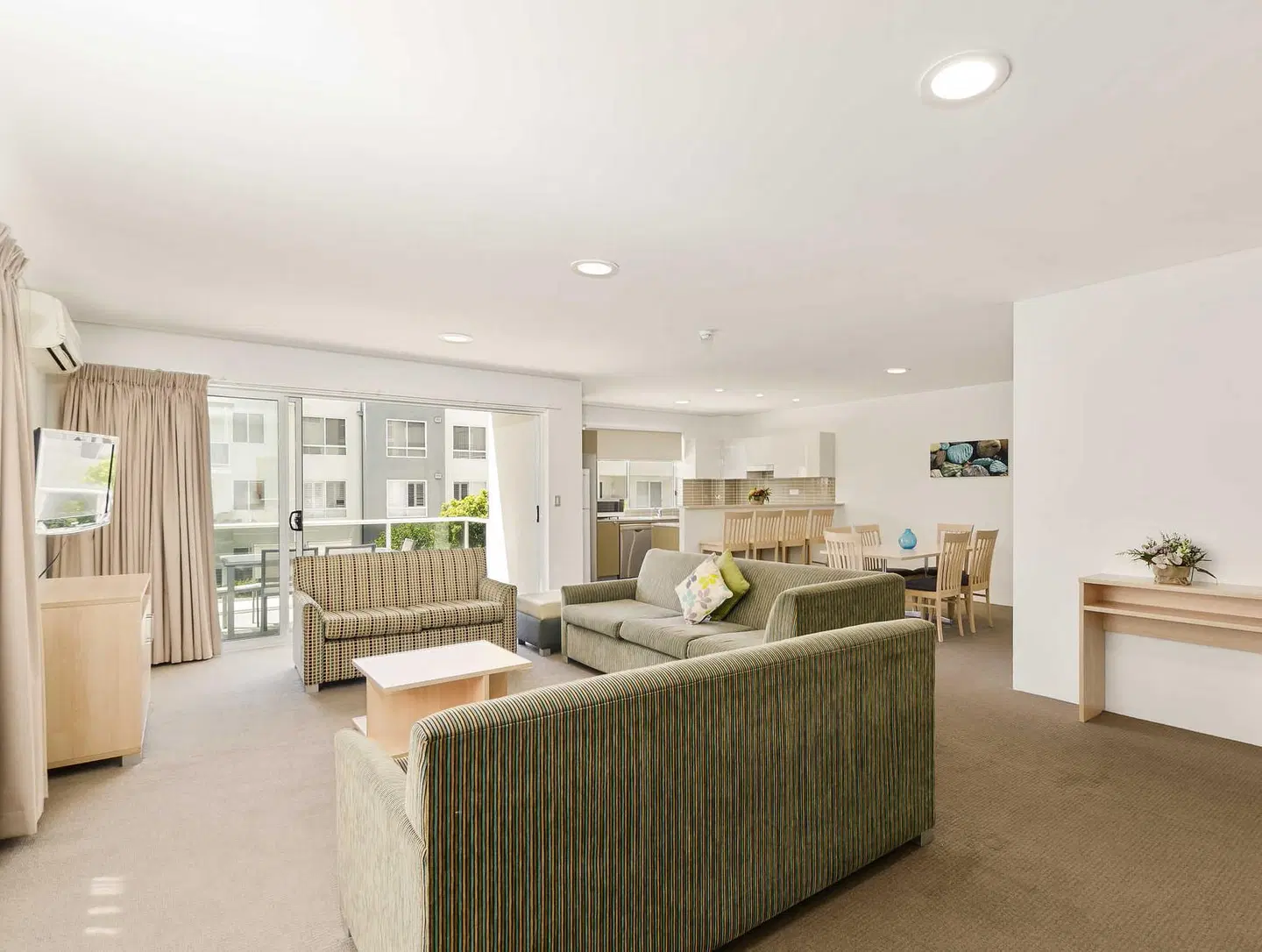 Quality Suites Pioneer Sands Restaurant