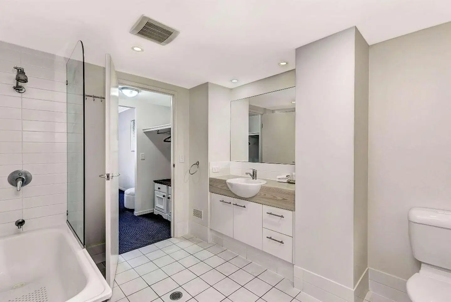 Ramada Encore by Wyndham Whale Cove Hervey Bay Badezimmer