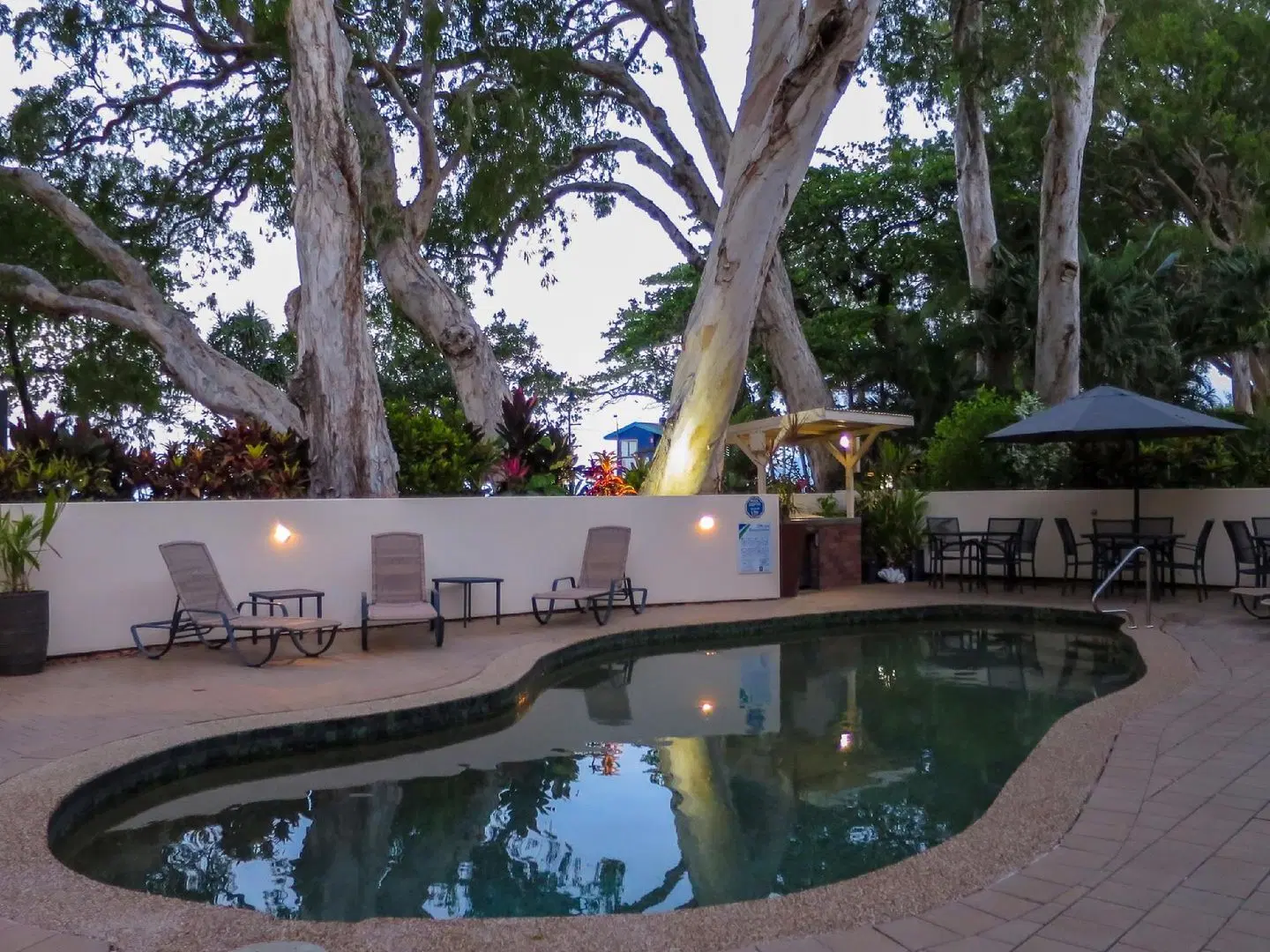 Marlin Waters Beachfront Apartments OUTDOOR_POOL