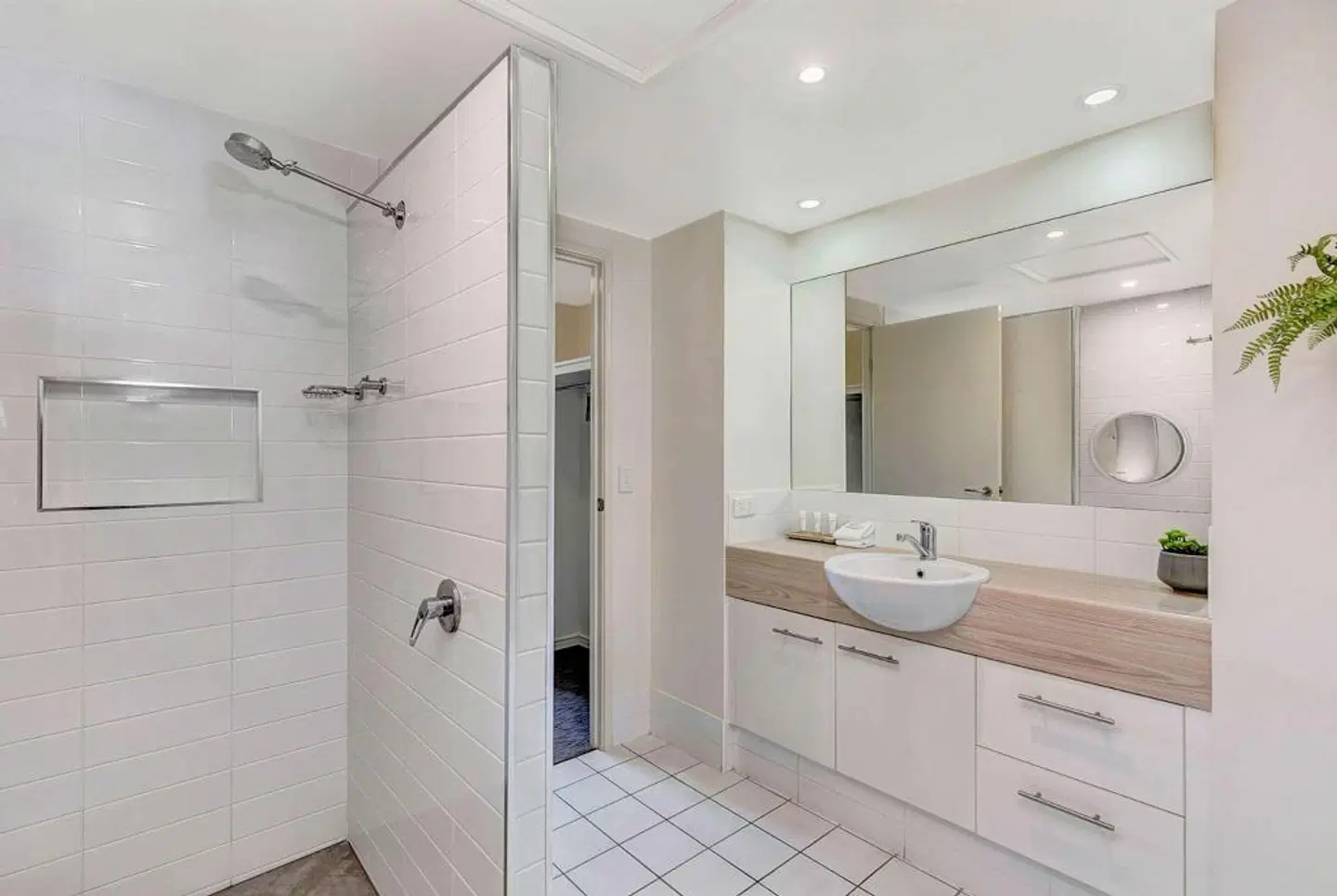 Ramada Encore by Wyndham Whale Cove Hervey Bay Badezimmer