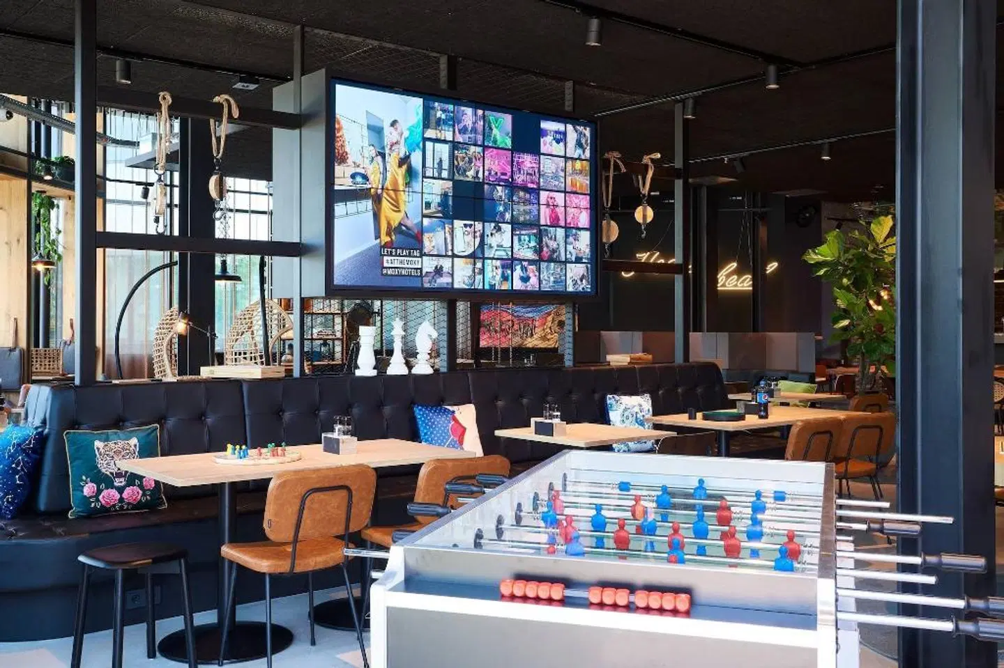 Moxy Amsterdam Schiphol Airport Bar