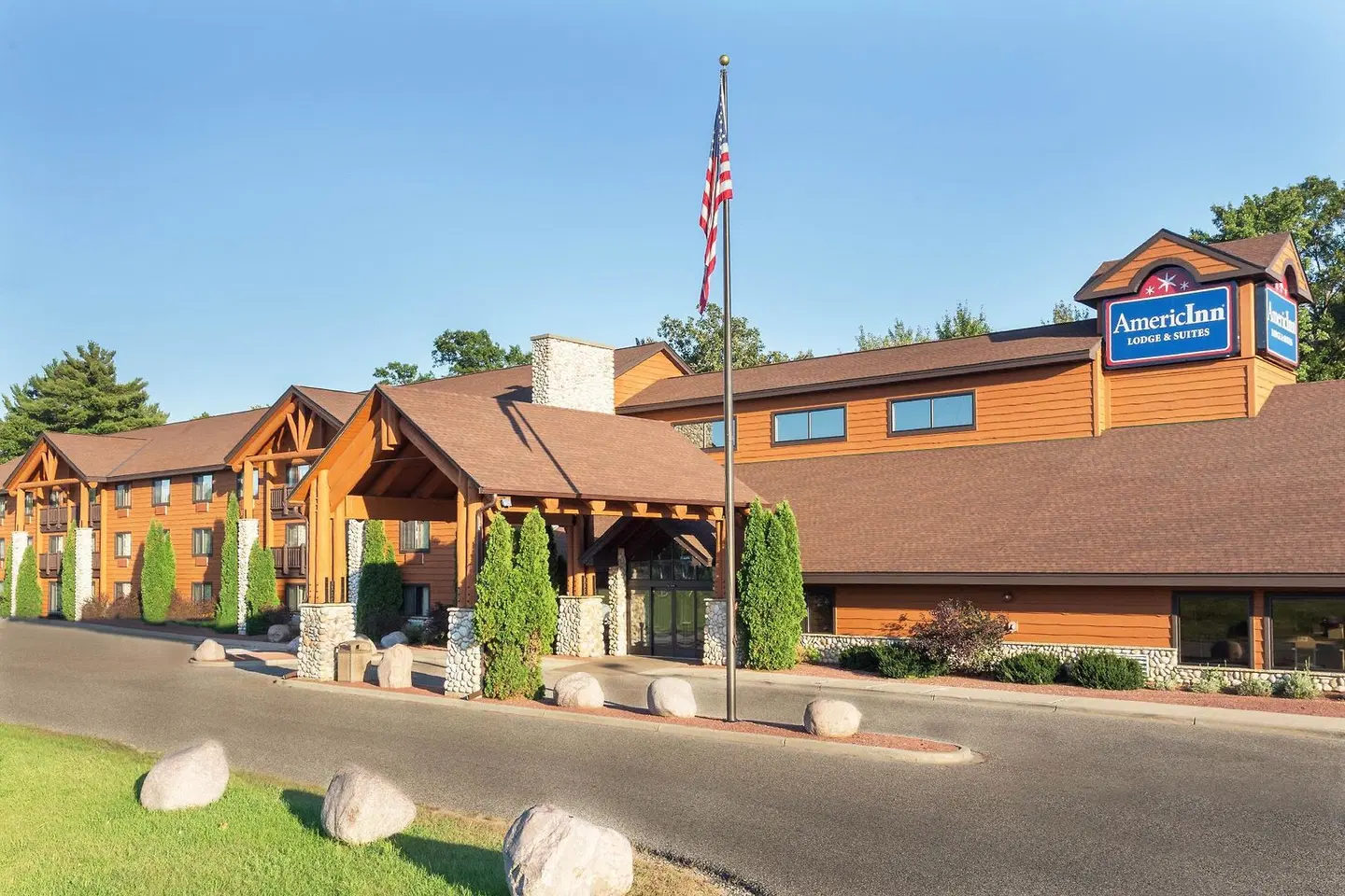 AmericInn by Wyndham Wisconsin Dells EXTERIOR