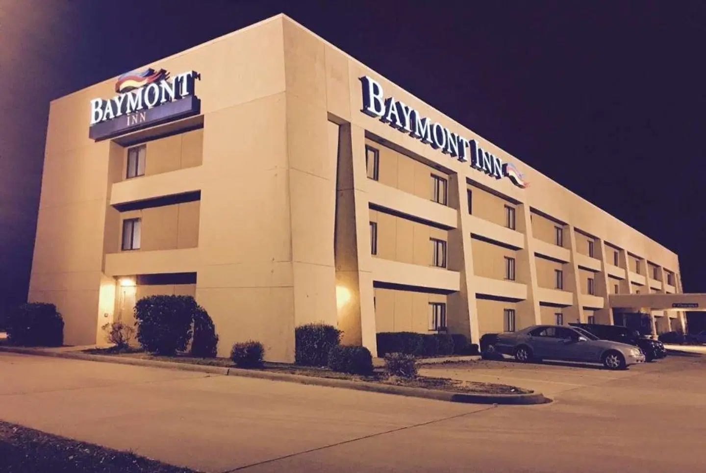Baymont by Wyndham Paducah EXTERIOR
