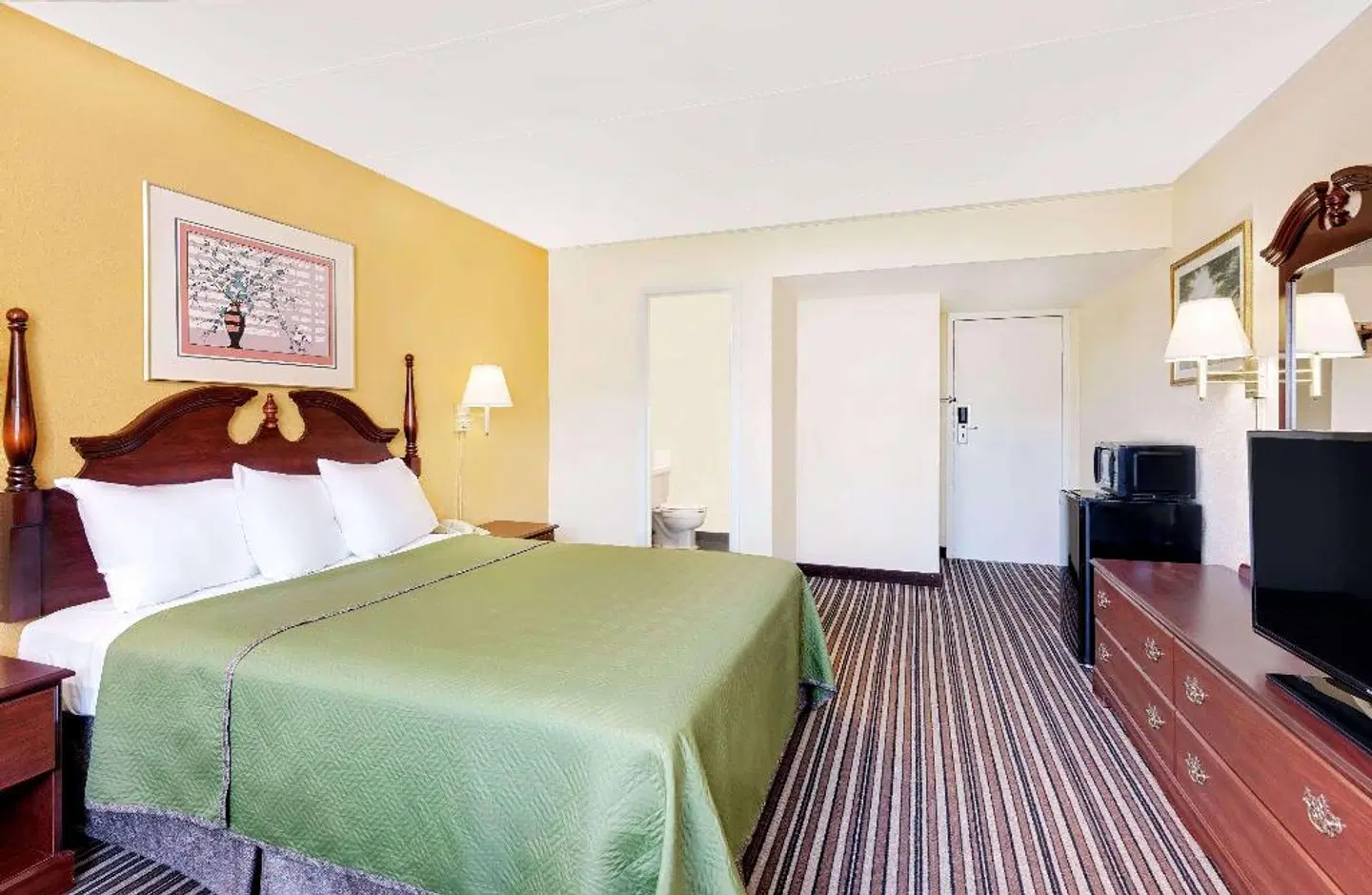 Travelodge by Wyndham Chambersburg ROOM_EXAMPLE
