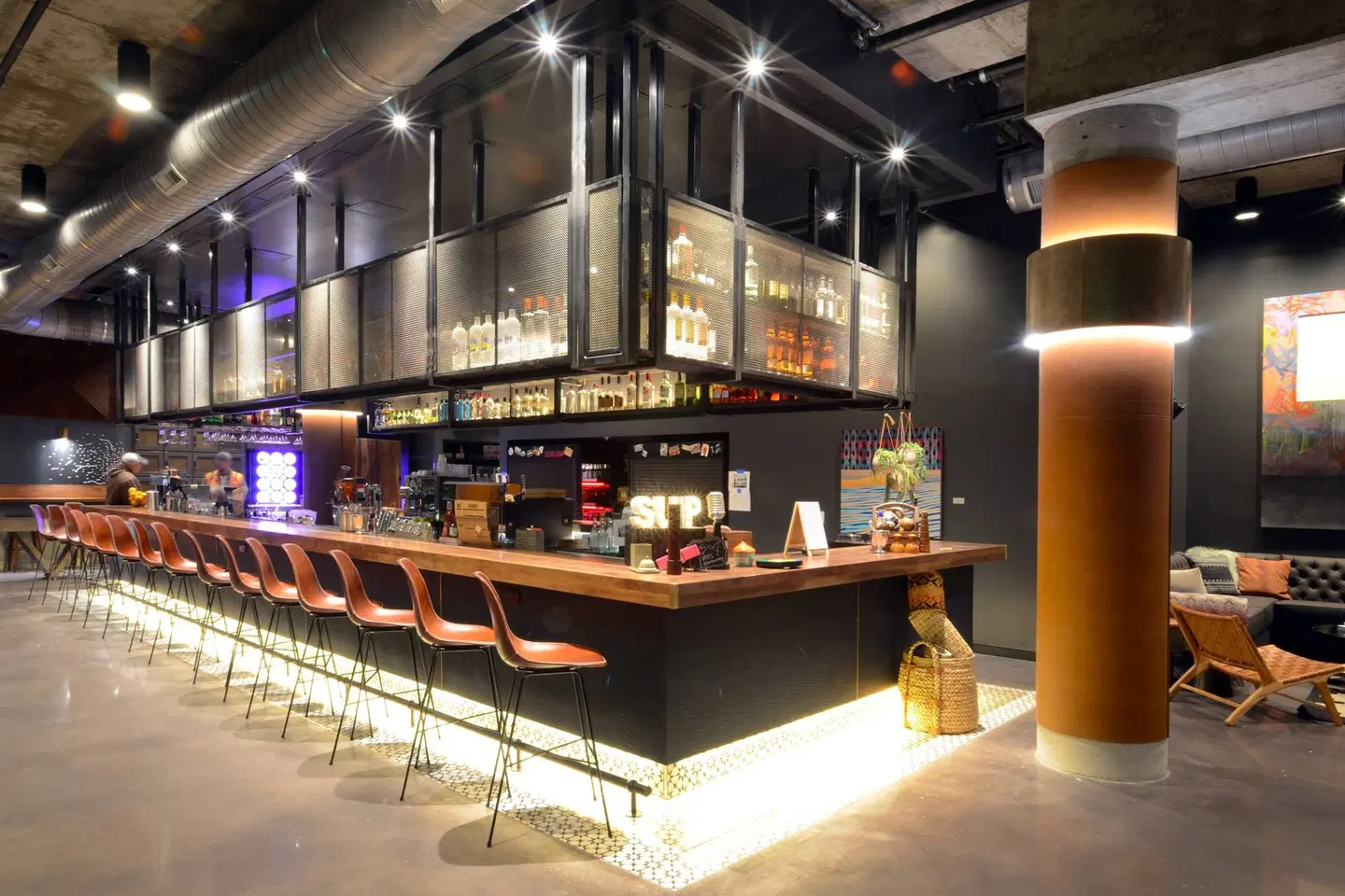 Moxy Denver Cherry Creek Bar