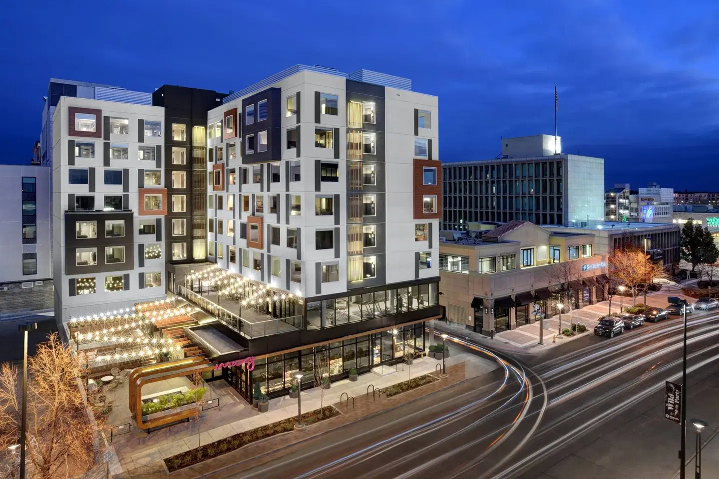 Moxy Denver Cherry Creek EXTERIOR