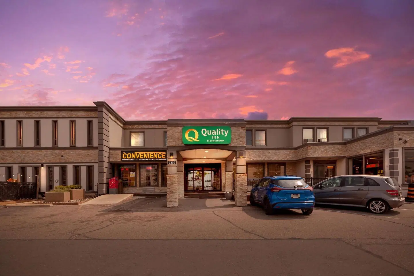 Quality Inn Toronto Airport EXTERIOR