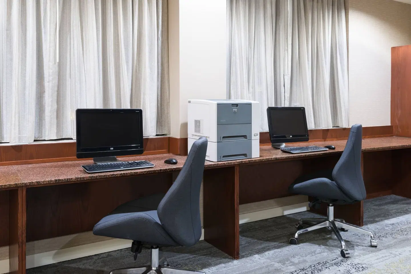 Courtyard by Marriott Providence Lincoln ROOM_EXAMPLE