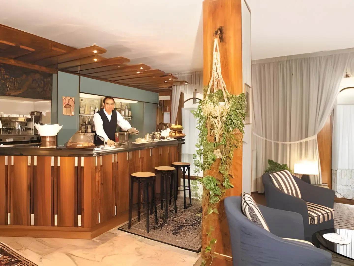 Elena LOUNGE_LOBBY