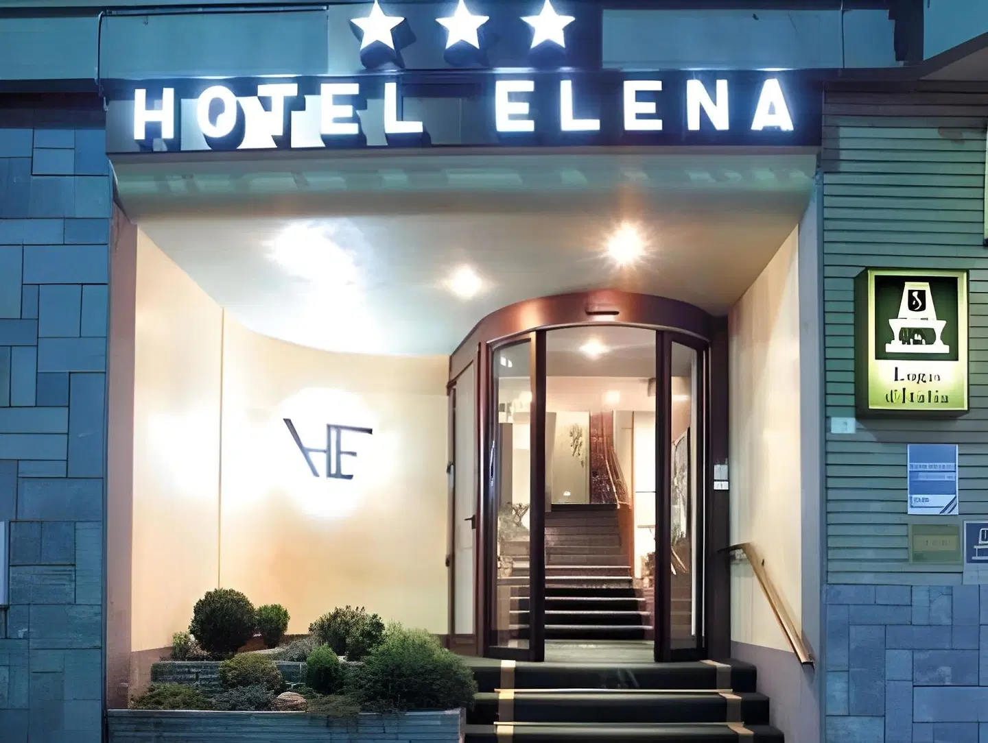 Elena LOUNGE_LOBBY