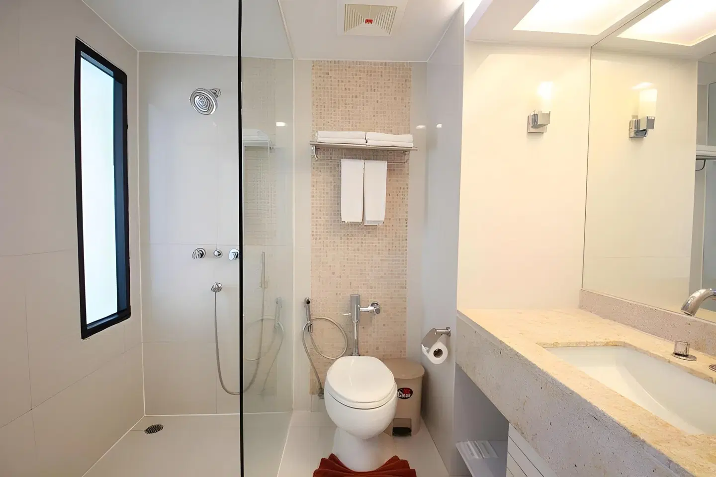 Jayleen Clarke Quay Hotel Badezimmer