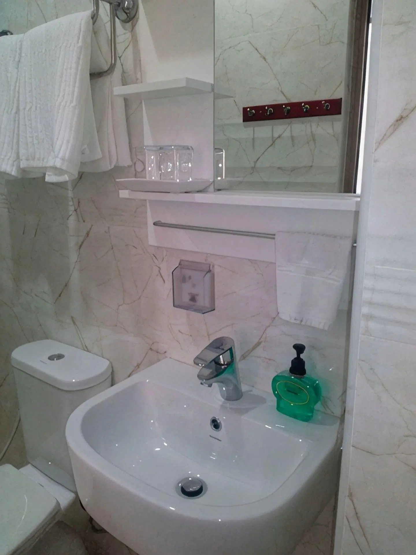 Jayleen Clarke Quay Hotel Badezimmer