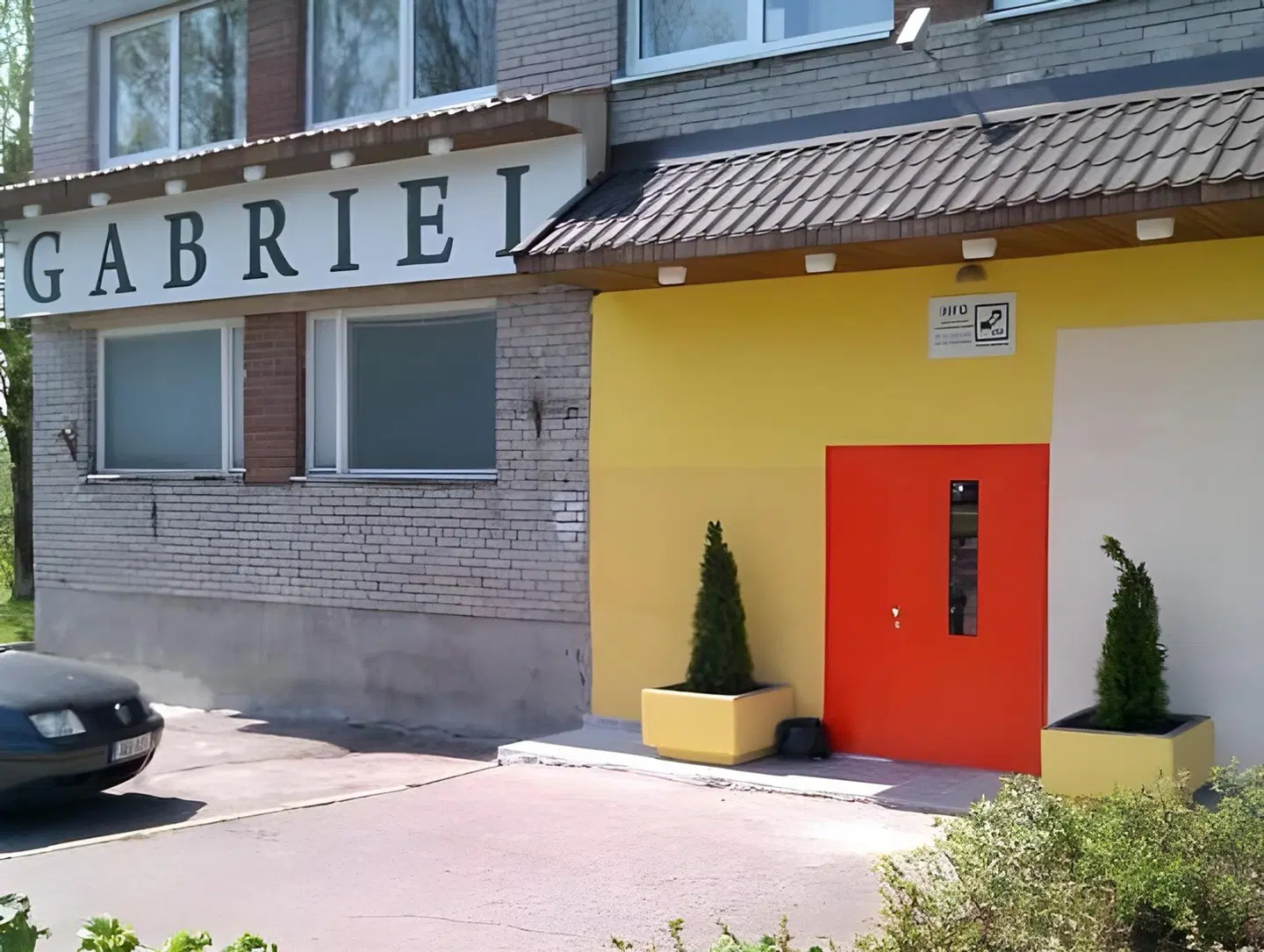 Gabriel EXTERIOR