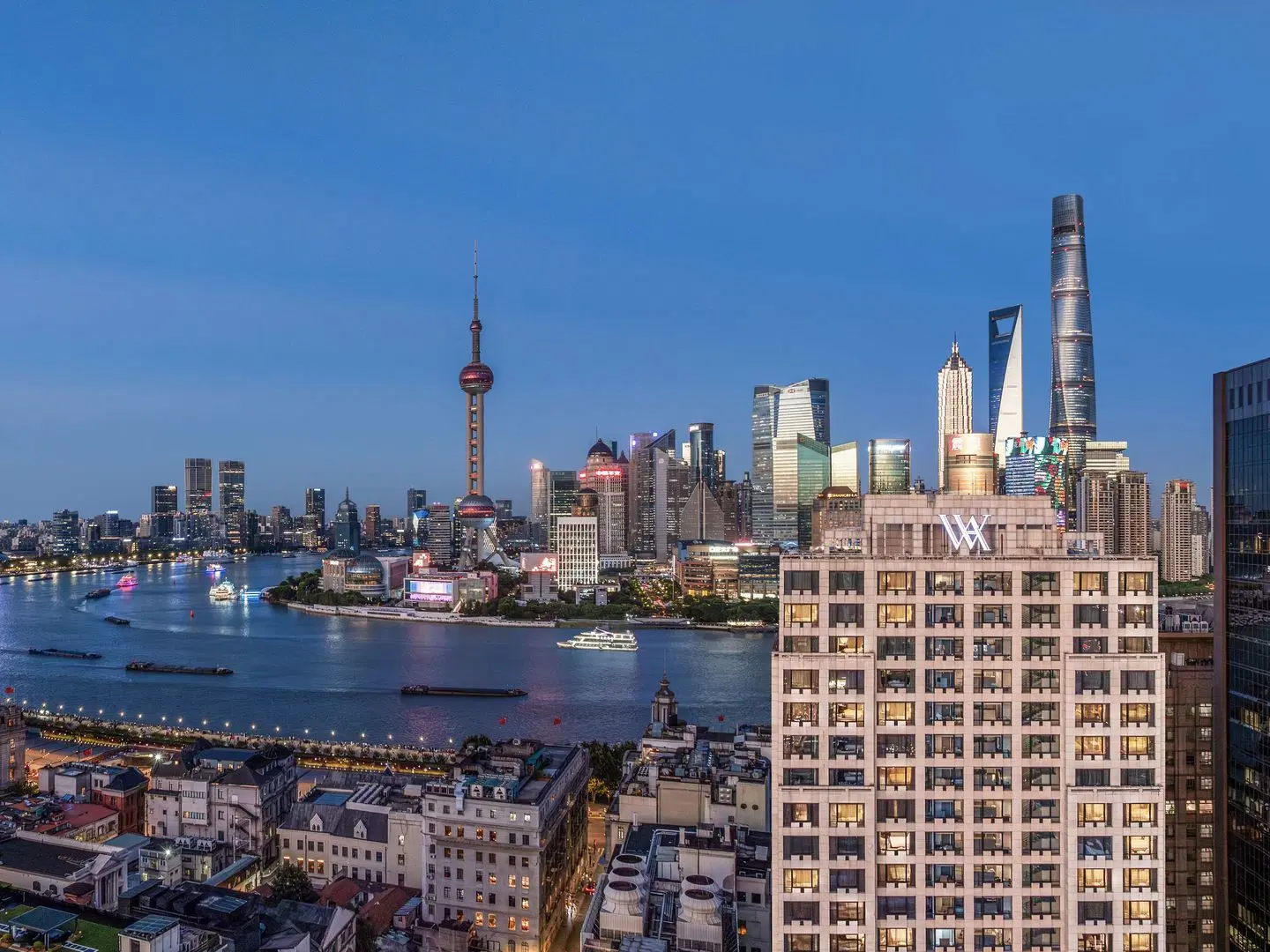 Waldorf Astoria on The Bund Strand