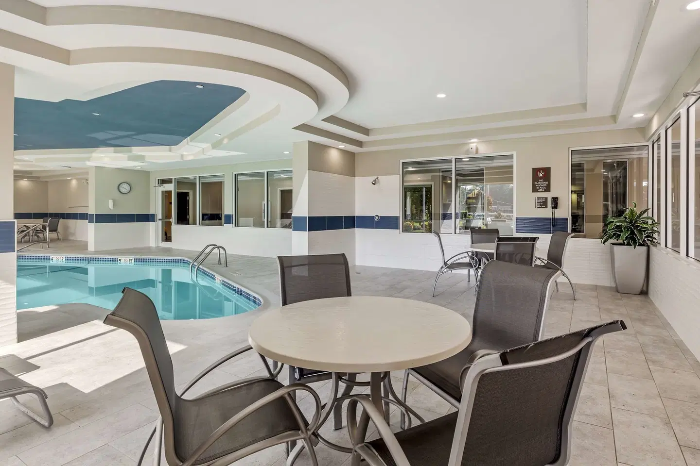 Best Western Plus North Shore Hotel Hallenbad