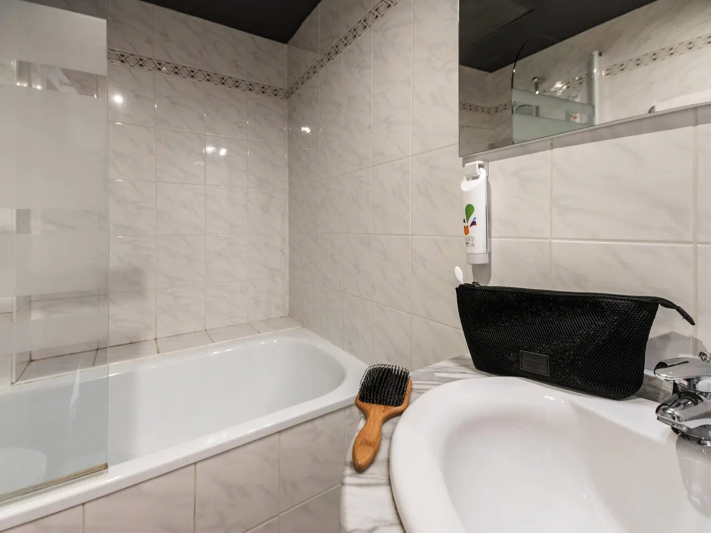 ibis Styles Moulins Centre Badezimmer