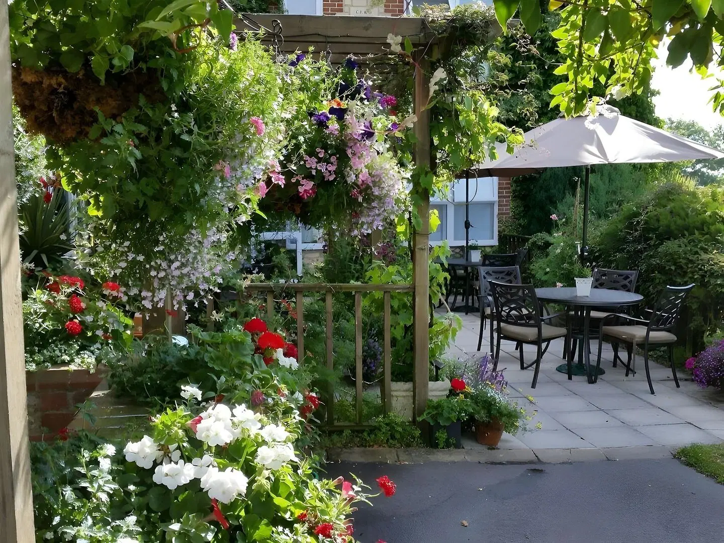 The Bolingbroke Hotel Garten