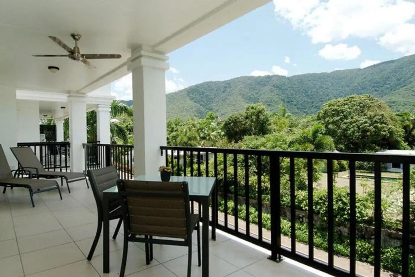 Elysium Apartments Terrasse