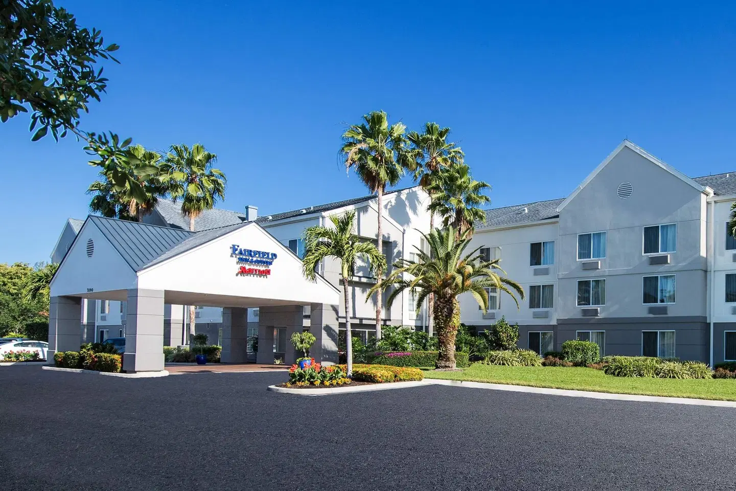 Fairfield by Marriott Inn & Suites Fort Myers Cape Coral EXTERIOR