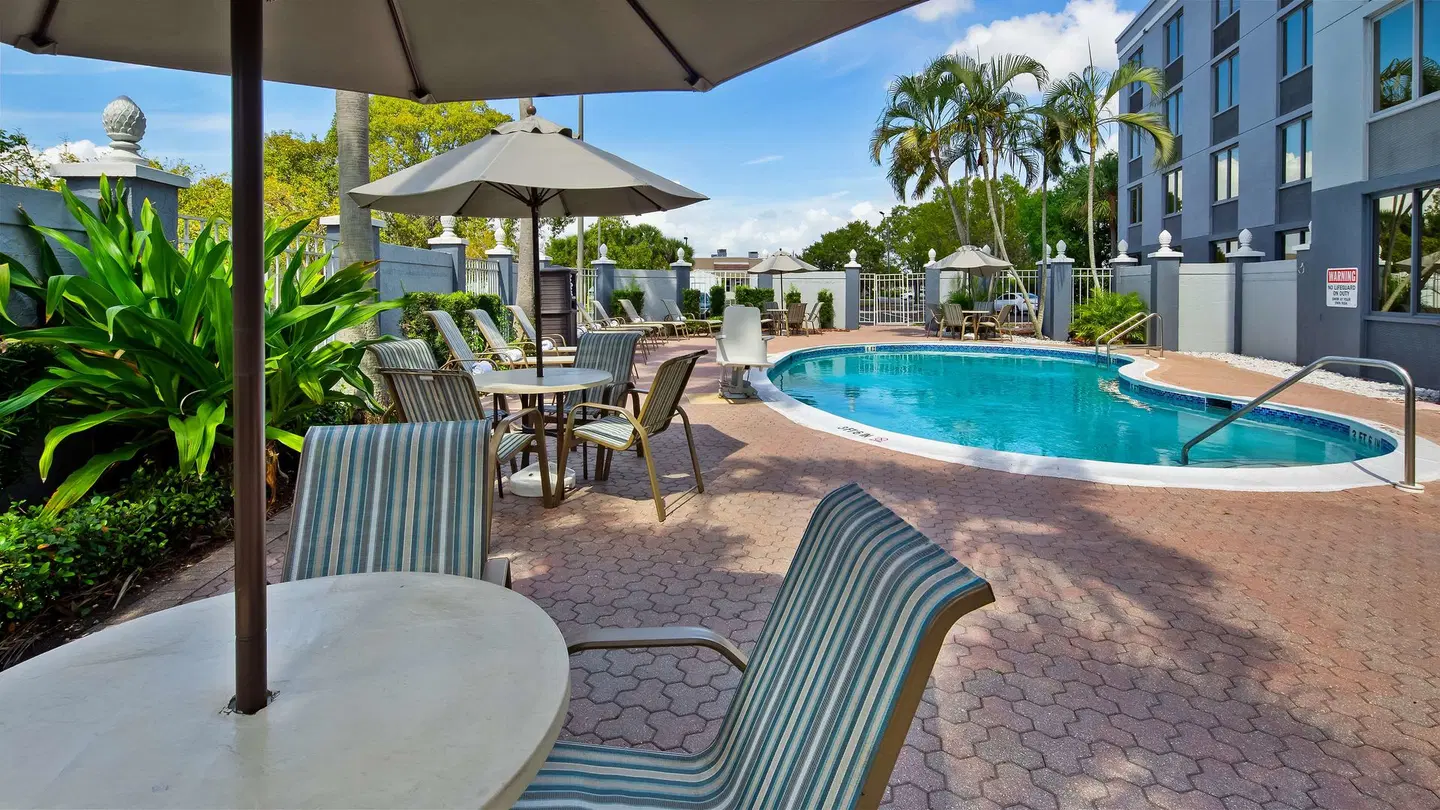 Best Western Plus Fort Myers Inn and Suites OUTDOOR_POOL