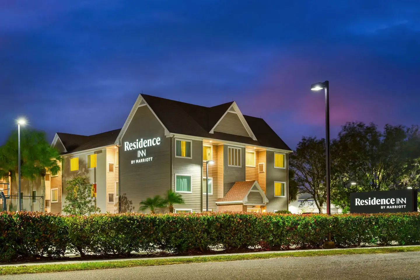 Residence Inn by Marriott Fort Myers EXTERIOR