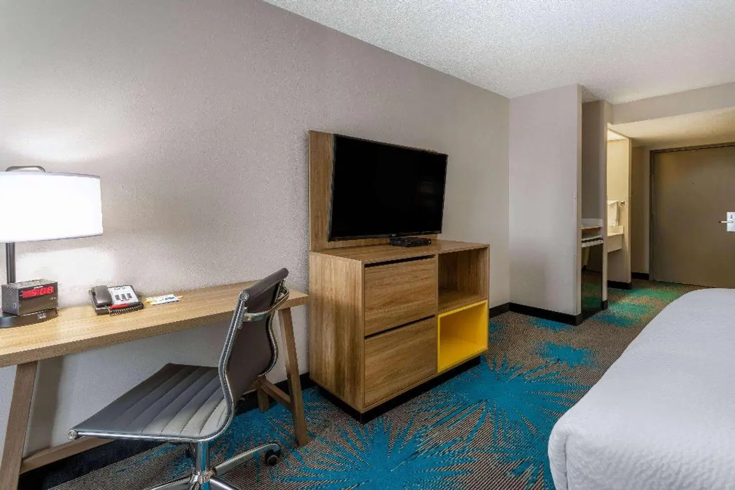 Days Inn & Suites by Wyndham Denver International Airport ROOM_EXAMPLE