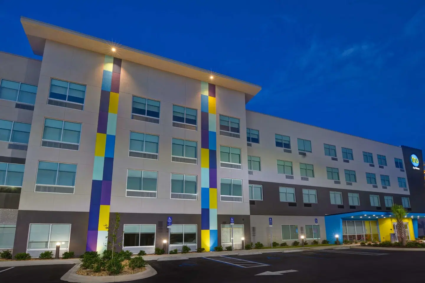 Tru by Hilton Fort Walton Beach EXTERIOR