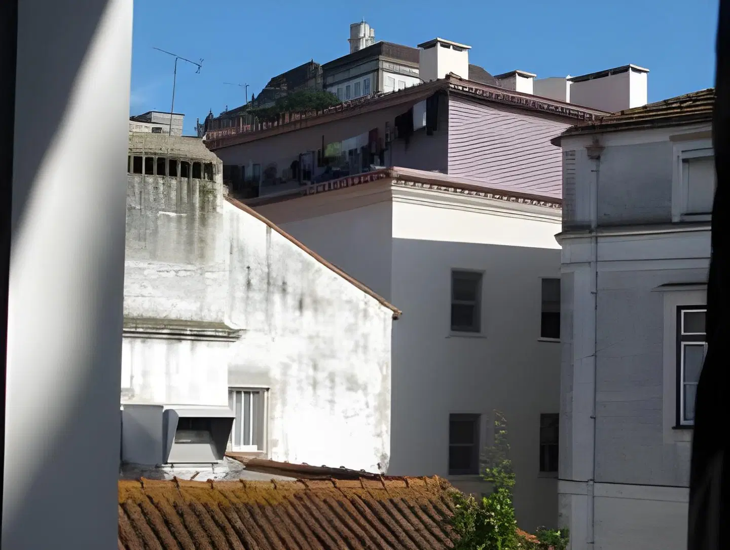 Moderna EXTERIOR