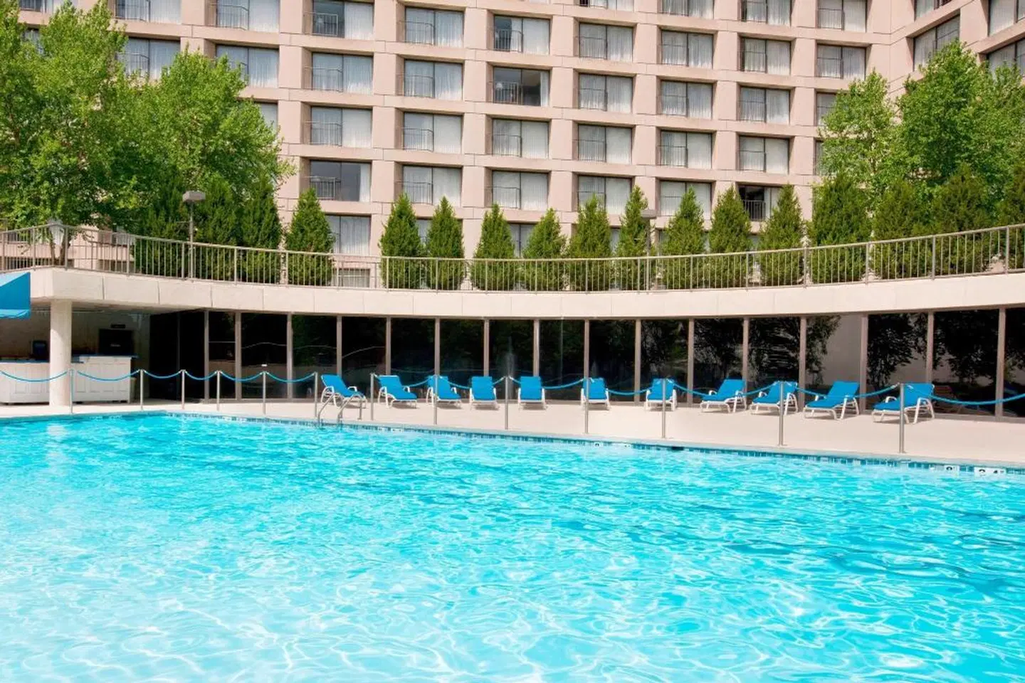 The Westin Kansas City at Crown Center OUTDOOR_POOL